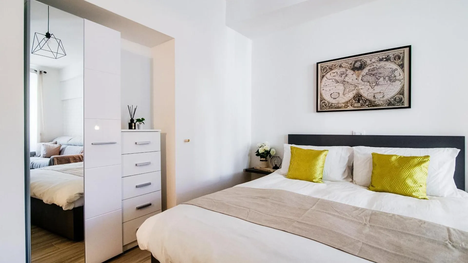 S&O Apartment - By Myhomeincomo  Como